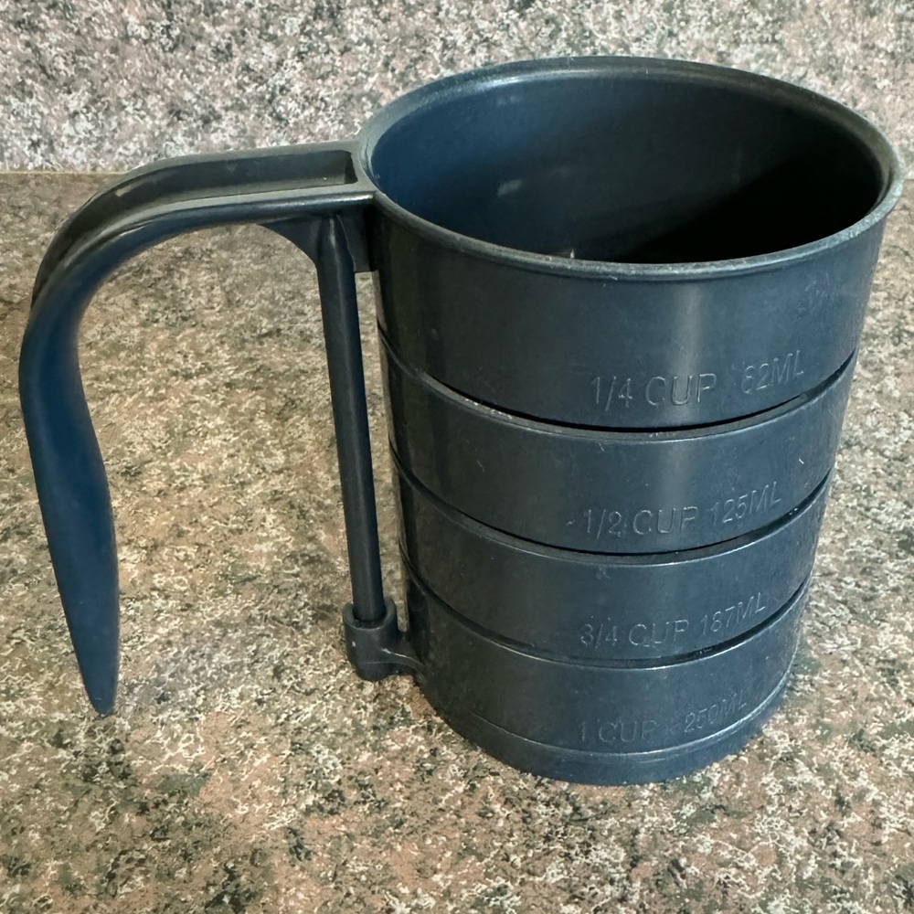 Pet Adjustable Measuring Food Cup